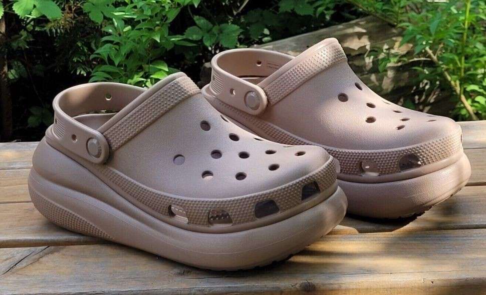 Жіночі Crocs Classic Crush Clog Latte — фото 10