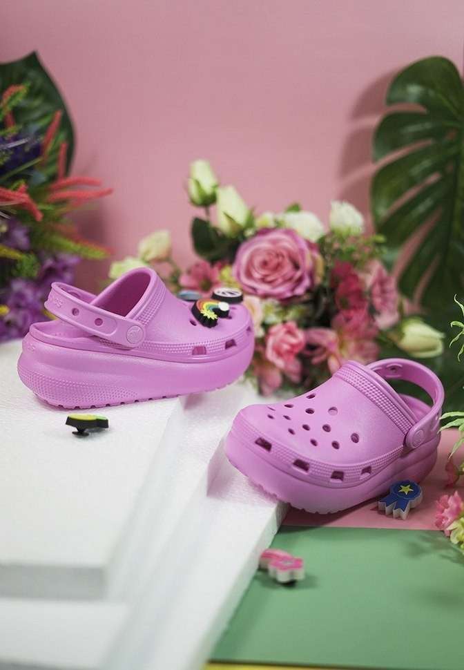 Дитячі Crocs для дівчинки Classic Clog Kids Crush Taffy Pink — фото 11