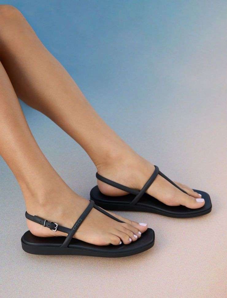 Жіночі сандалі Crocs Miami Thong Flip Black — фото 3