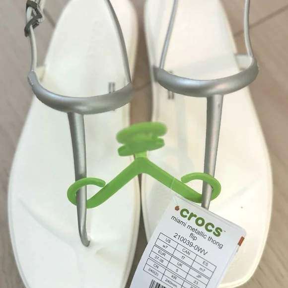 Жіночі сандалі Crocs Miami Thong Flip Metallic Chalk — фото 12