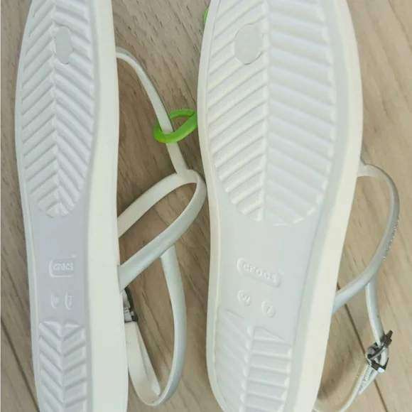Жіночі сандалі Crocs Miami Thong Flip Metallic Chalk — фото 13