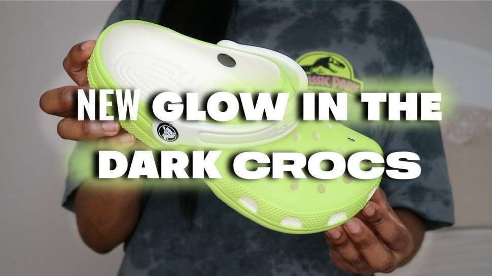 Дитячі Crocs-сабо для хлопчика Crocs Classic Clog Lime Glow In the Dark — фото 2