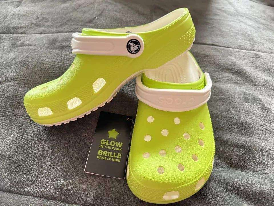 Дитячі Crocs-сабо для хлопчика Crocs Classic Clog Lime Glow In the Dark — фото 10