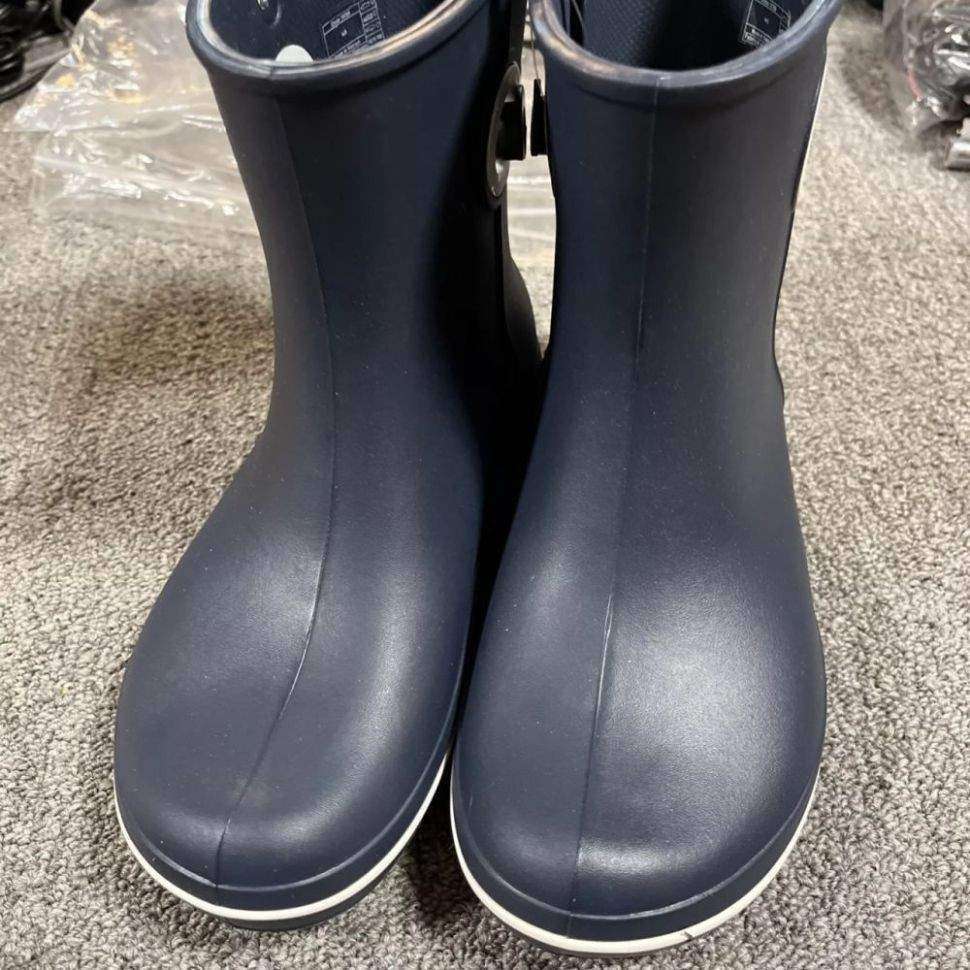 Жіночі гумові чоботи Crocs Women’s Jaunt Shorty Boot Navy — фото 13