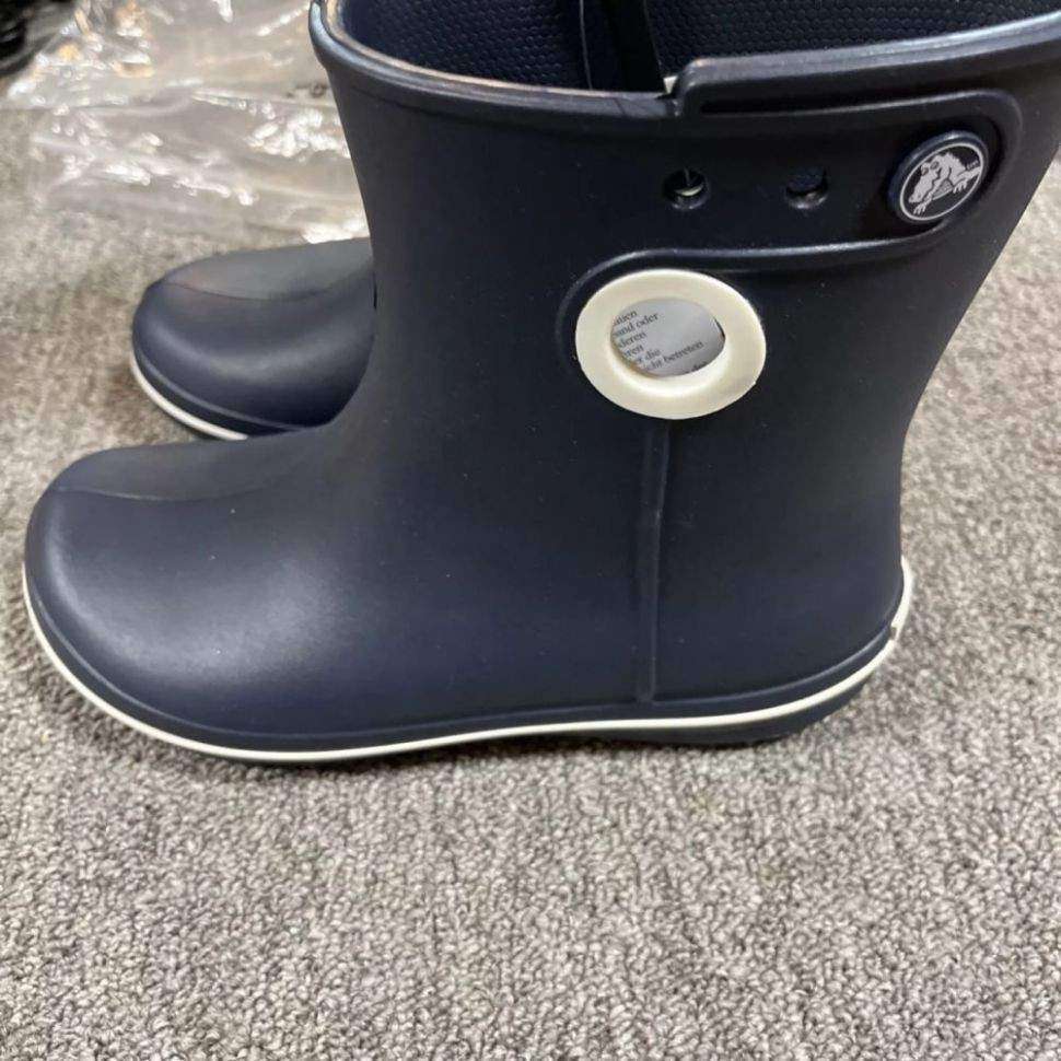 Жіночі гумові чоботи Crocs Women’s Jaunt Shorty Boot Navy — фото 14