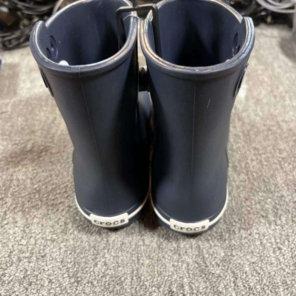 Жіночі гумові чоботи Crocs Women’s Jaunt Shorty Boot Navy — фото 15