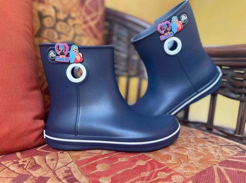 Жіночі гумові чоботи Crocs Women’s Jaunt Shorty Boot Navy — фото 9