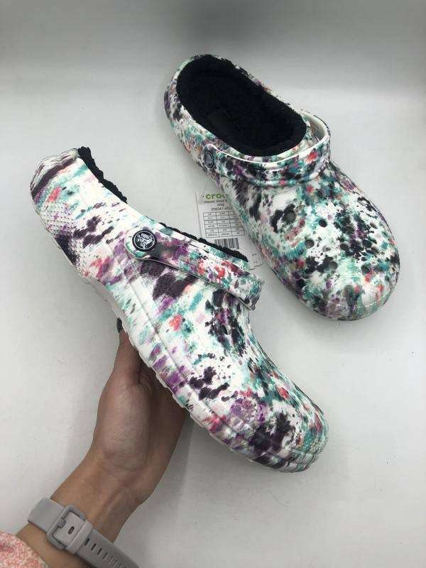 Жіночі Crocs утеплені Classic Lined Tie Dye Clog Pure Water/Multi — фото 2