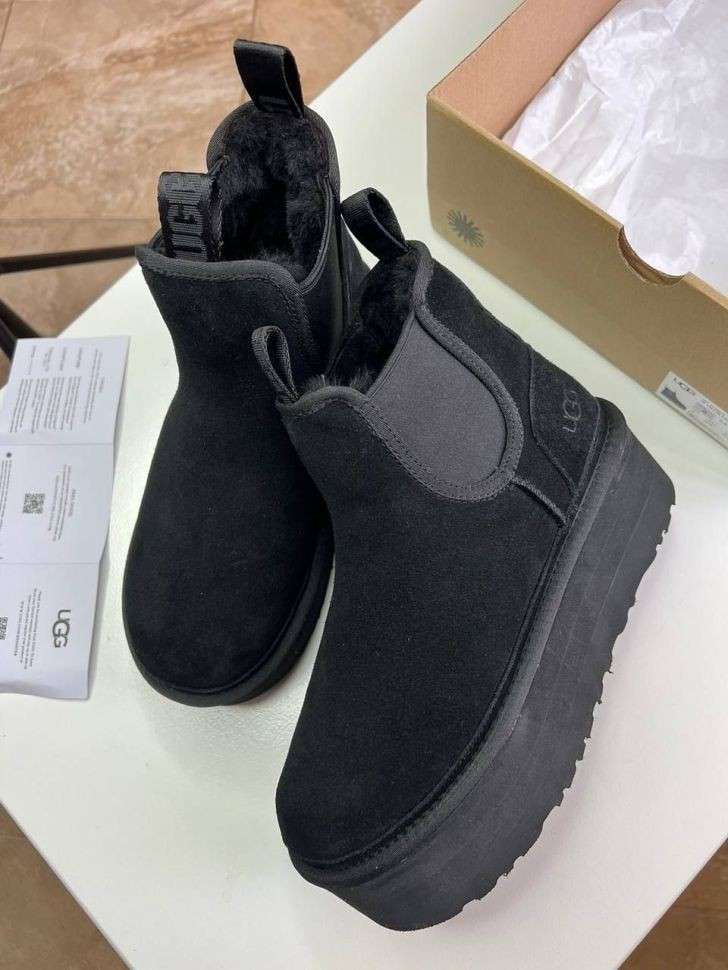 Жіночі UGG Платформа Ньюмел Чоботи Чорні Замша з Пасками Neumel Chelsea Black Platform — фото 13