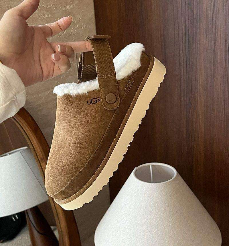 Жіночі UGG Шльопанці Сандалі Помаранчеві Замшеві Goldenstar Clog Chestnut — фото 7