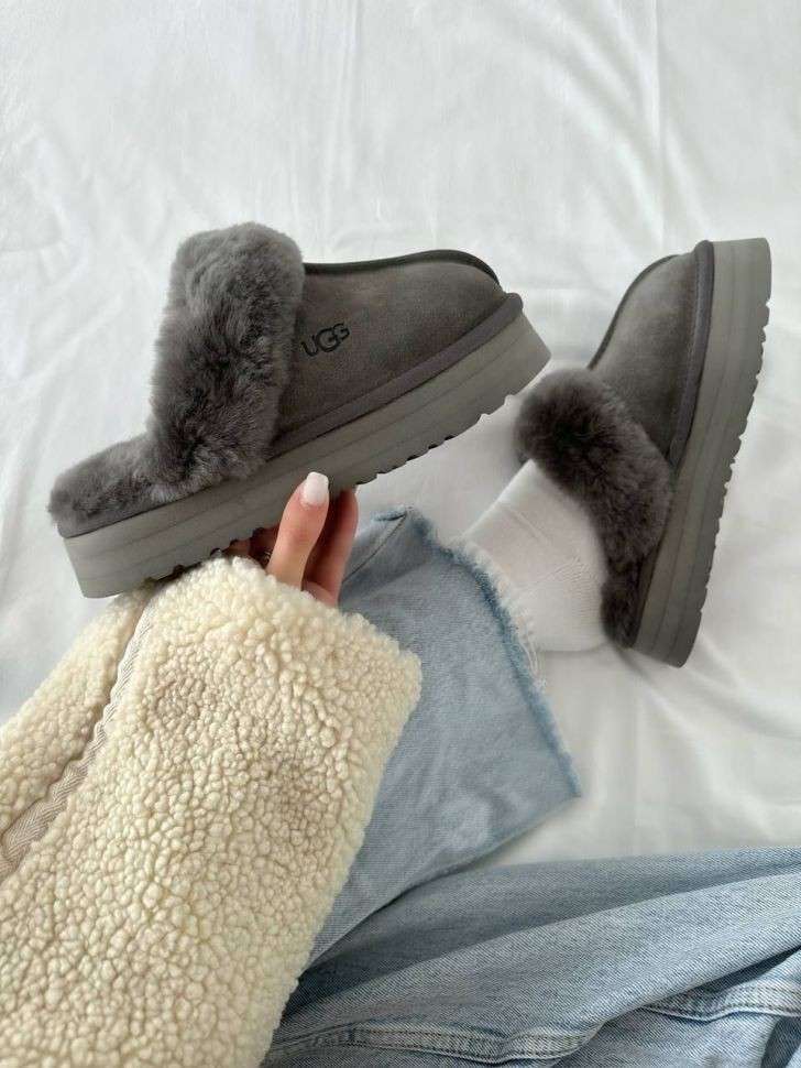 Жіночі UGG Шьопанці Платформа Сірі Замша Disquette Black Platform Slippers Charcoal — фото 14