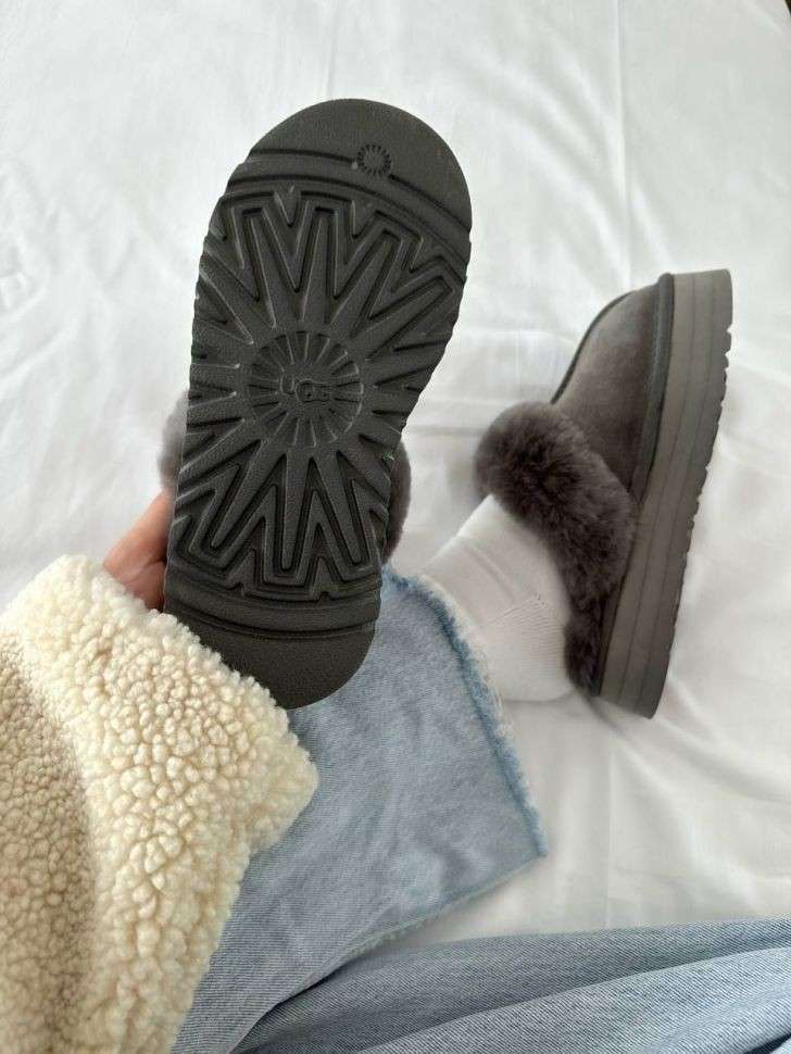 Жіночі UGG Шьопанці Платформа Сірі Замша Disquette Black Platform Slippers Charcoal — фото 15