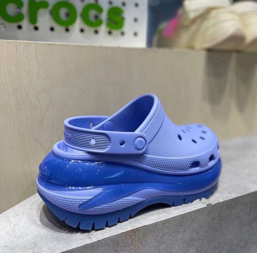 Жіночі Crocs Mega Crush Clog Violet — фото 10