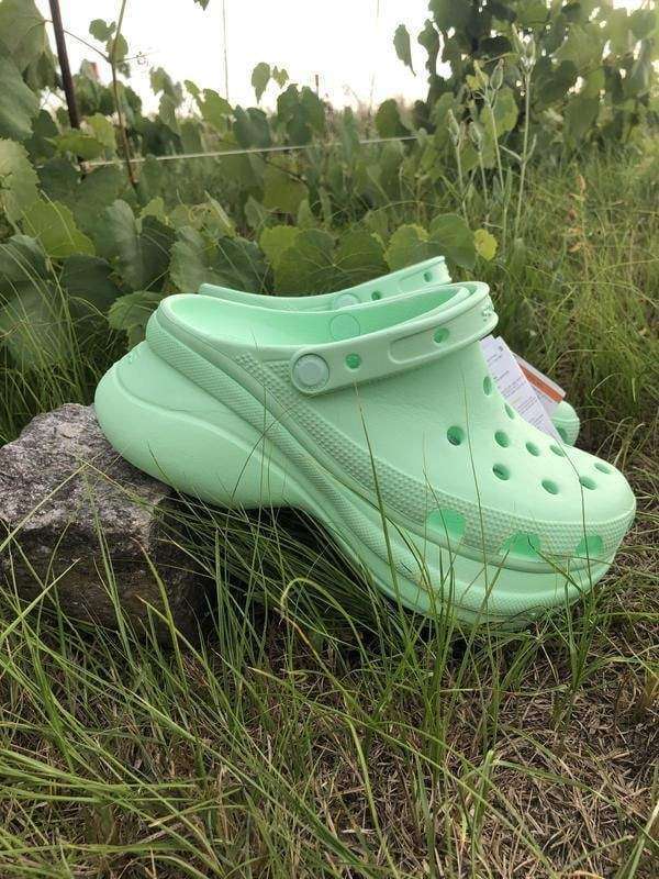 Жіночі Crocs Classic Bae Clog mint — фото 11