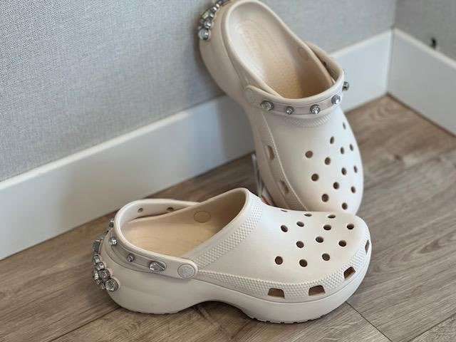 Жіночі Crocs Classic Platform Tiara Clog Dew Bone — фото 2