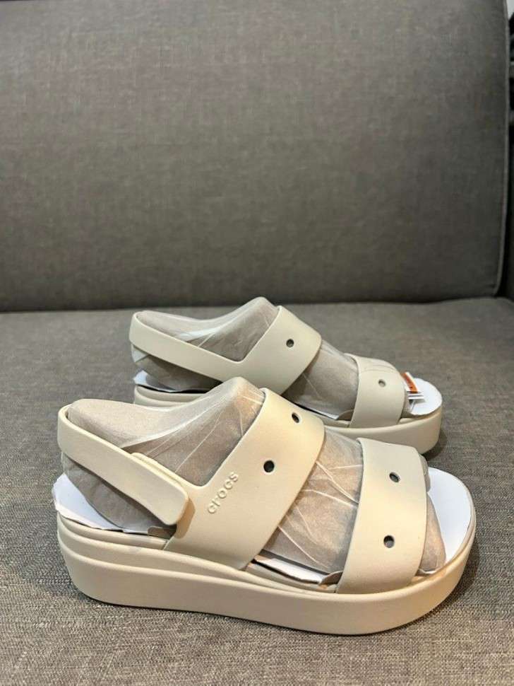 Жіночі Сіндалі Crocs Brooklyn 4U Wedge Sandal Stukko — фото 6