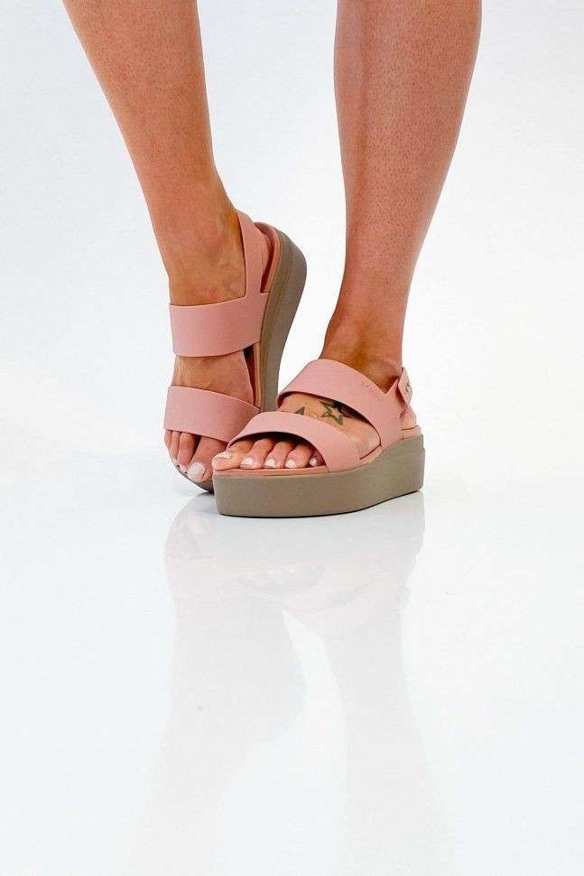 Жіночі Сіндалі Crocs Brooklyn Low Wedge Pale Blush / Mushroom — фото 3