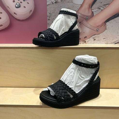 Жіночі Сандалі Crocs Brooklyn Woven Ankle Strap Wedge Black — фото 9