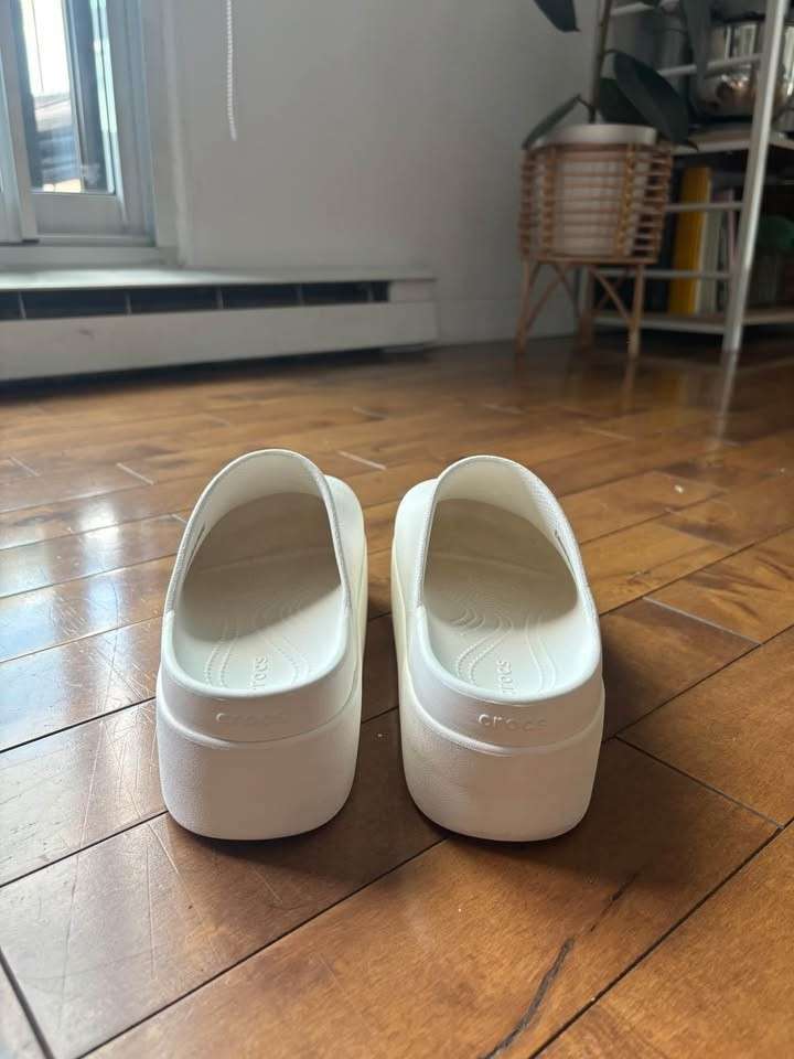 Жіночі шльопанці Crocs Dylan Platform Clog Chalk — фото 3
