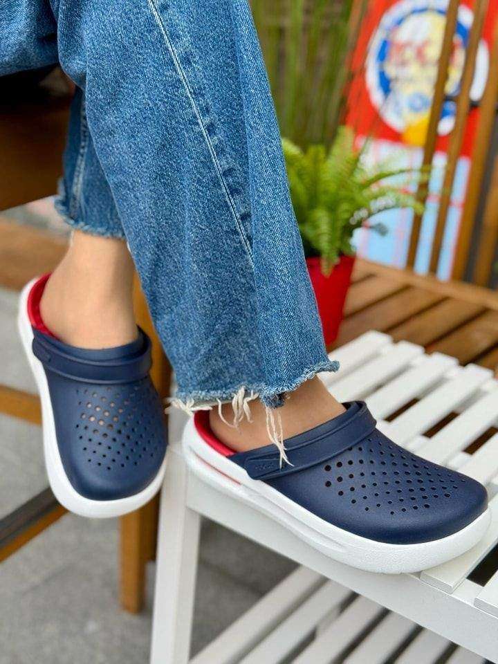Чоловічі Crocs Ємоушн Клог Сині InMotion Clog Navy/Papper — фото 9