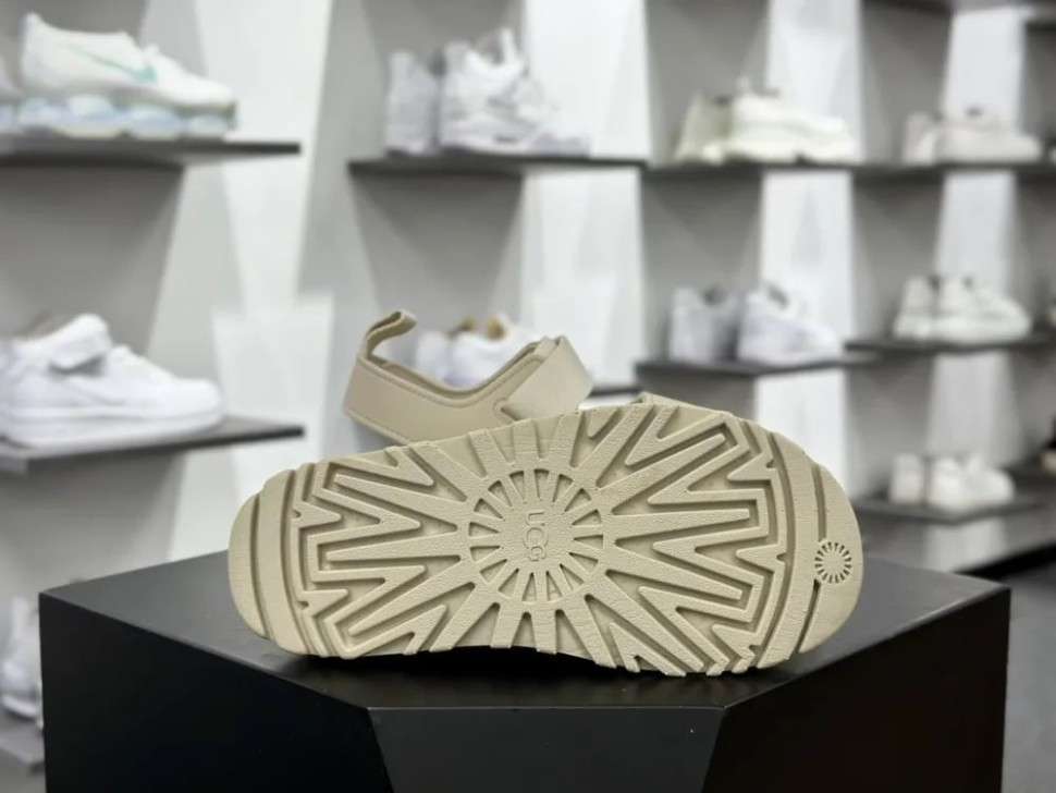 Жіночі UGG Сандалі Світло Беж Goldenglow Sandals Beige — фото 7