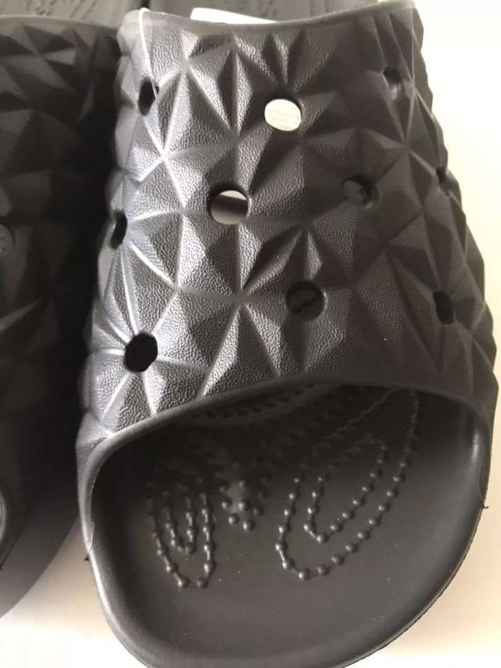 Жіночі шльопанці Crocs Slade Geometric Black — фото 11