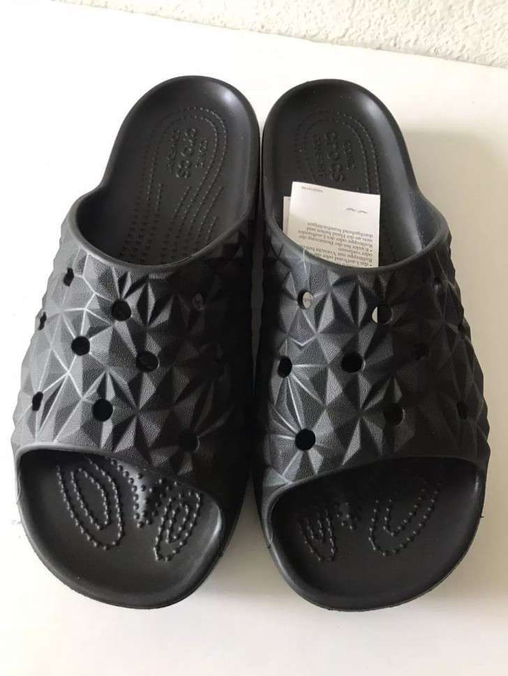 Жіночі шльопанці Crocs Slade Geometric Black — фото 12