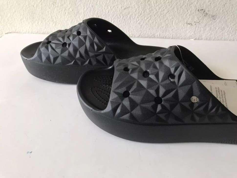Жіночі шльопанці Crocs Slade Geometric Black — фото 6