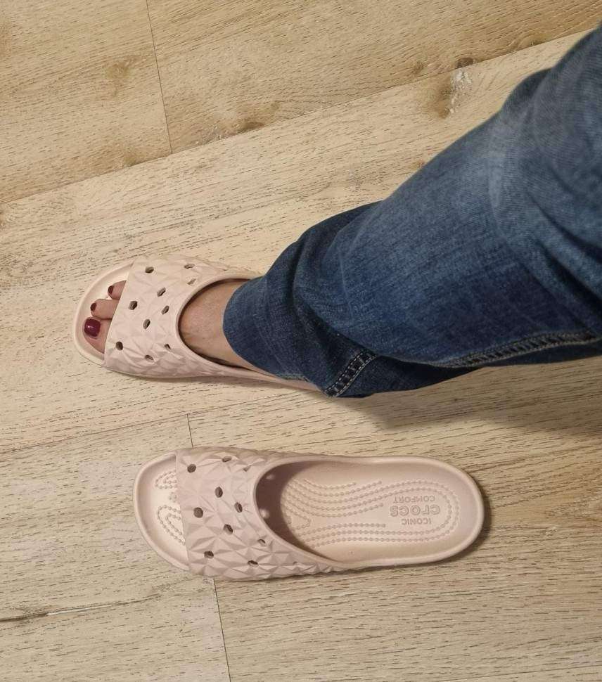 Жіночі шльопанці Crocs Slade Geometric Bone — фото 6