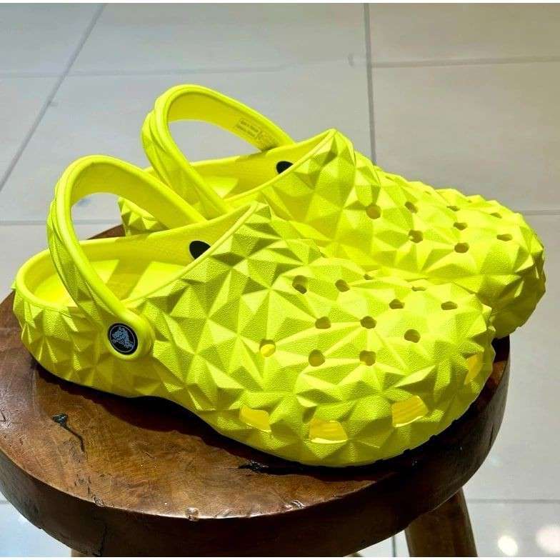 Жіночі Crocs Geometric Clog Lemon — фото 9