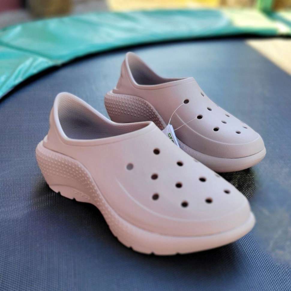 Жіночі кросівки Crocs Classic Sneaker Taupe — фото 2