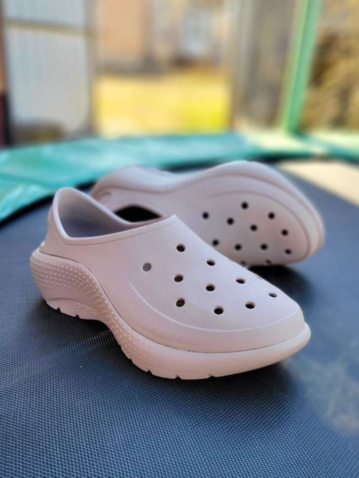 Жіночі кросівки Crocs Classic Sneaker Taupe — фото 3