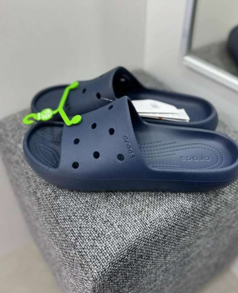 Чоловічі шльопанці Crocs Classic Slide V2 Navy — фото 2