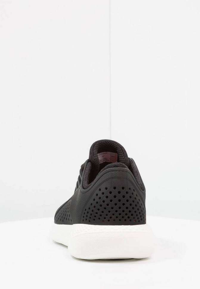 Чоловічі кросівки Crocs LiteRide Pacer Black/White — фото 4