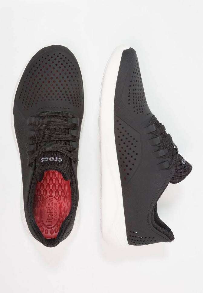 Чоловічі кросівки Crocs LiteRide Pacer Black/White — фото 7