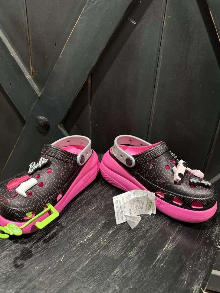 Жіночі Crocs Barbie Classic Crush Clog — фото 15