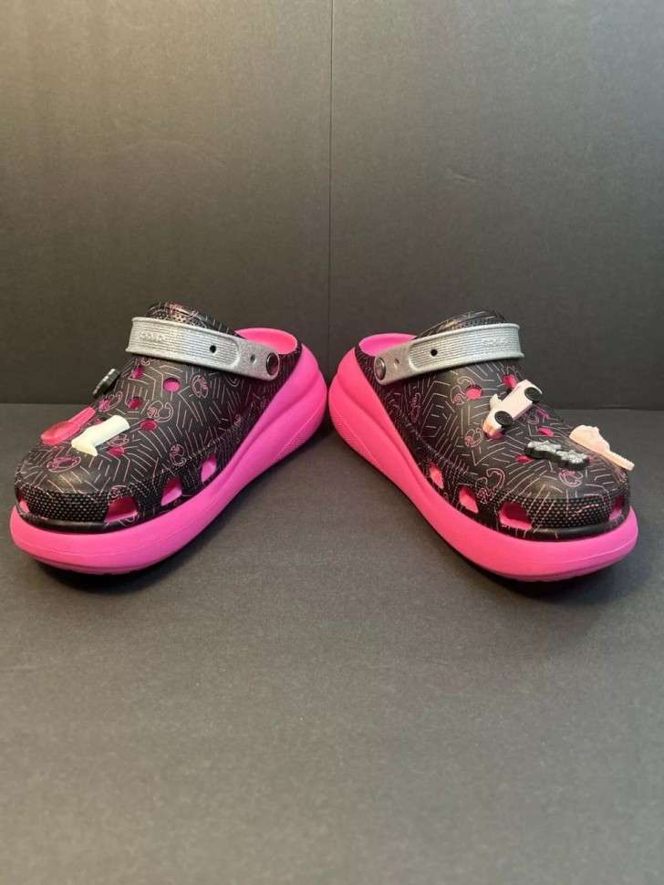 Жіночі Crocs Barbie Classic Crush Clog — фото 8