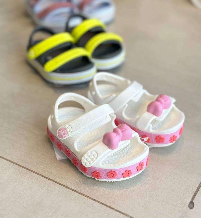Crocs сандалі білі дитячі crocband cruiser pet sandal white pink tweed — фото 5