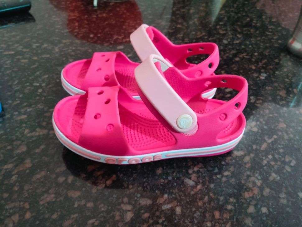 Дитячі сандалії для дівчинки Crocs Bayaband Kids Sandal Electric Pink — фото 3