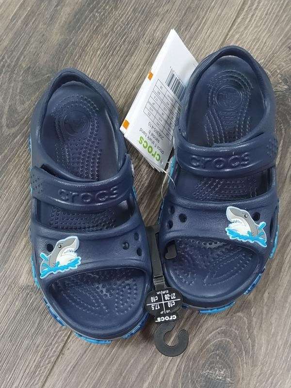 Дитячі сандалії для хлопчика Crocs Fun Lab Shark Band Sandal Navy — фото 12