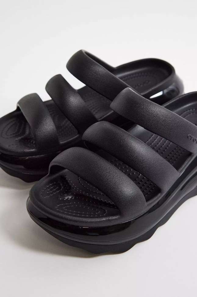Жіночі шльопанці Crocs Mega Crush Triple Strap Black — фото 6