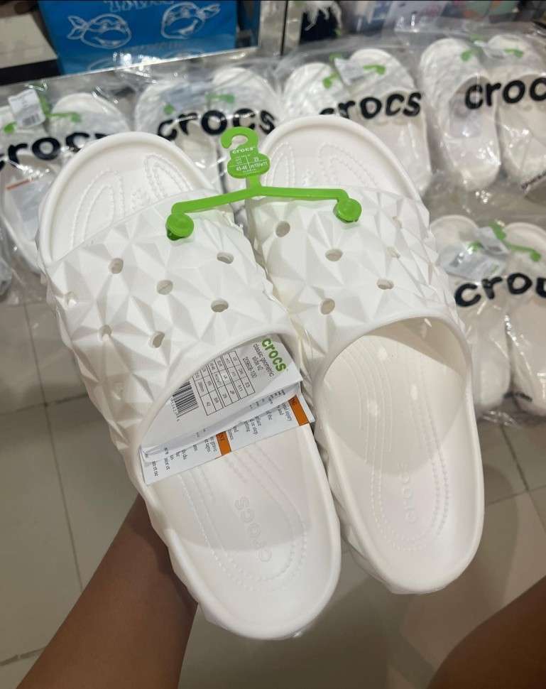 Жіночі шльопанці Crocs Classic Geometric Slide White — фото 2