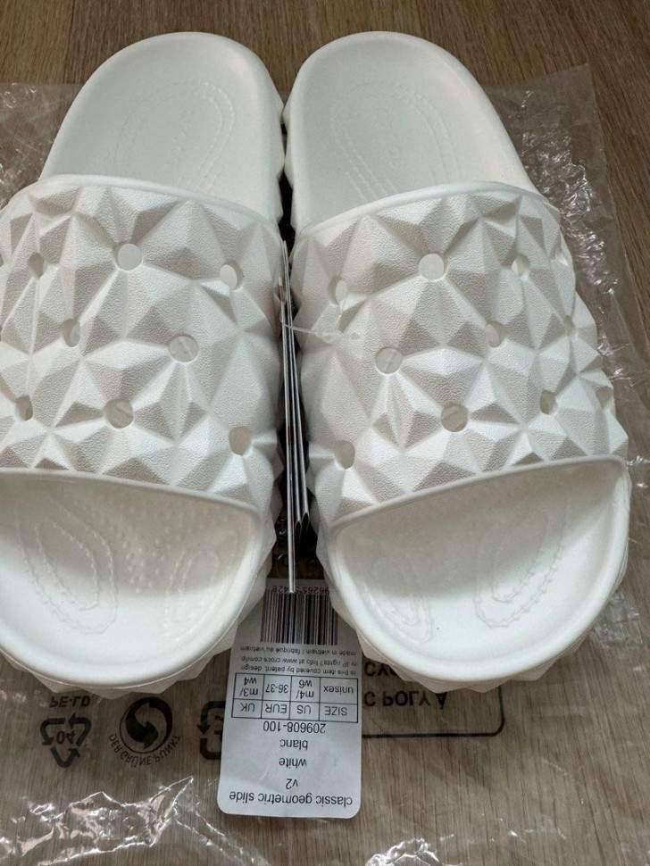 Жіночі шльопанці Crocs Classic Geometric Slide White — фото 6