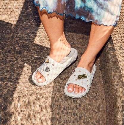 Жіночі шльопанці Crocs Classic Geometric Slide White — фото 8