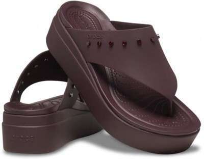 Жіночі в'єтнамки для пляжу Crocs Brooklyn Studded Flip Dark Cherry — фото 1