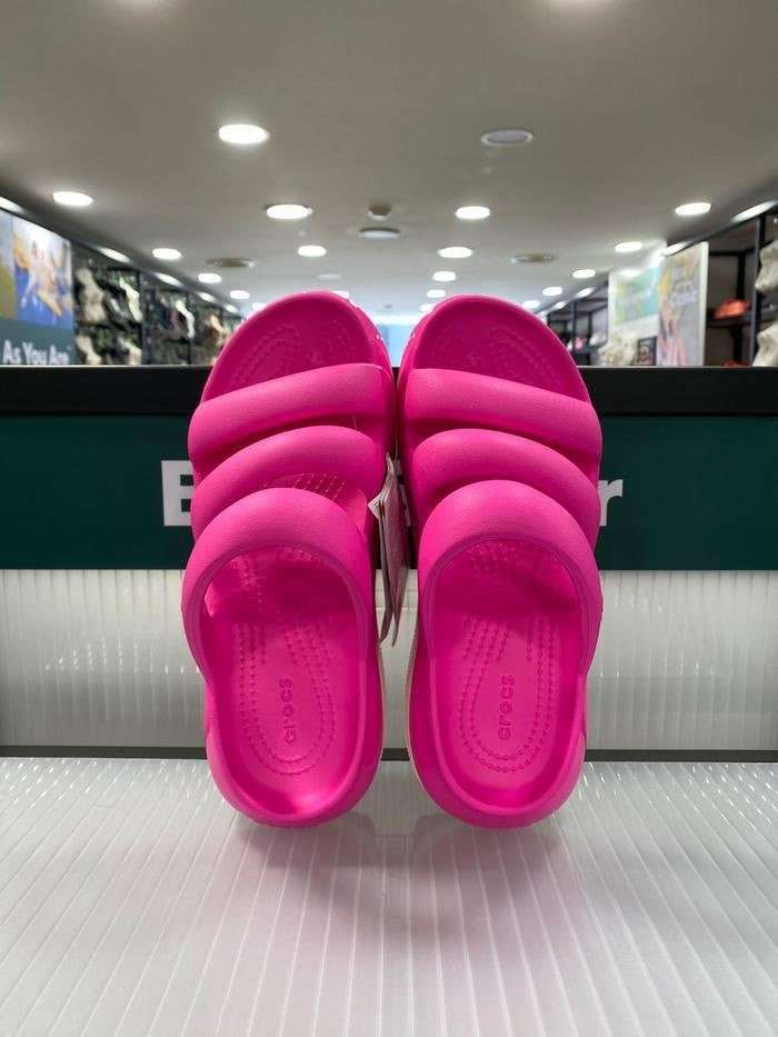 Жіночі шльопанці Crocs Mega Crush Triple Strap Pink — фото 6