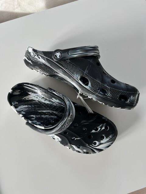 Чоловічі Crocs Baya Marbled Clog Black/White — фото 4