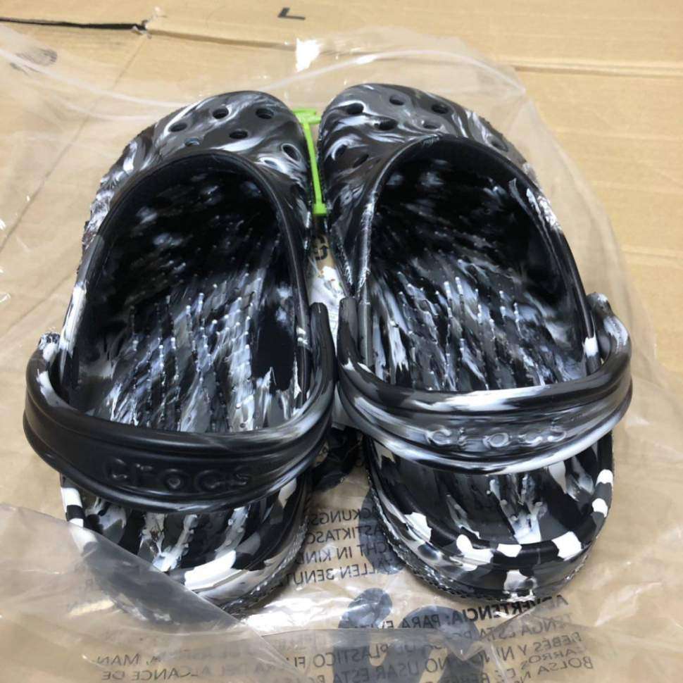 Чоловічі Crocs Baya Marbled Clog Black/White — фото 8