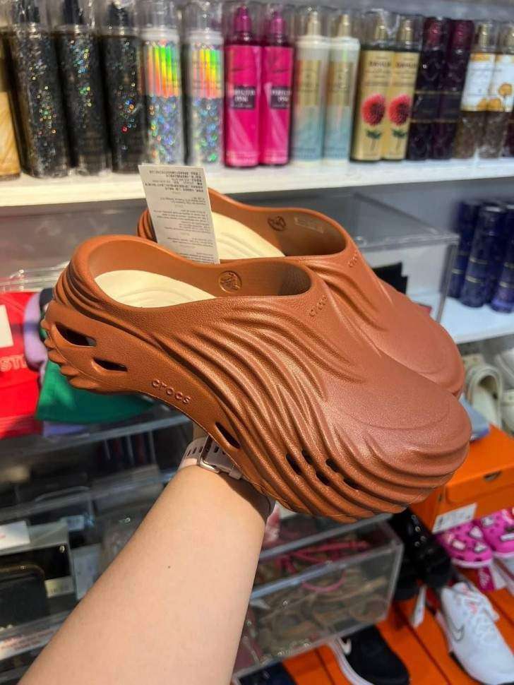 Жіночі Crocs Echo Clog Wave Rust — фото 9