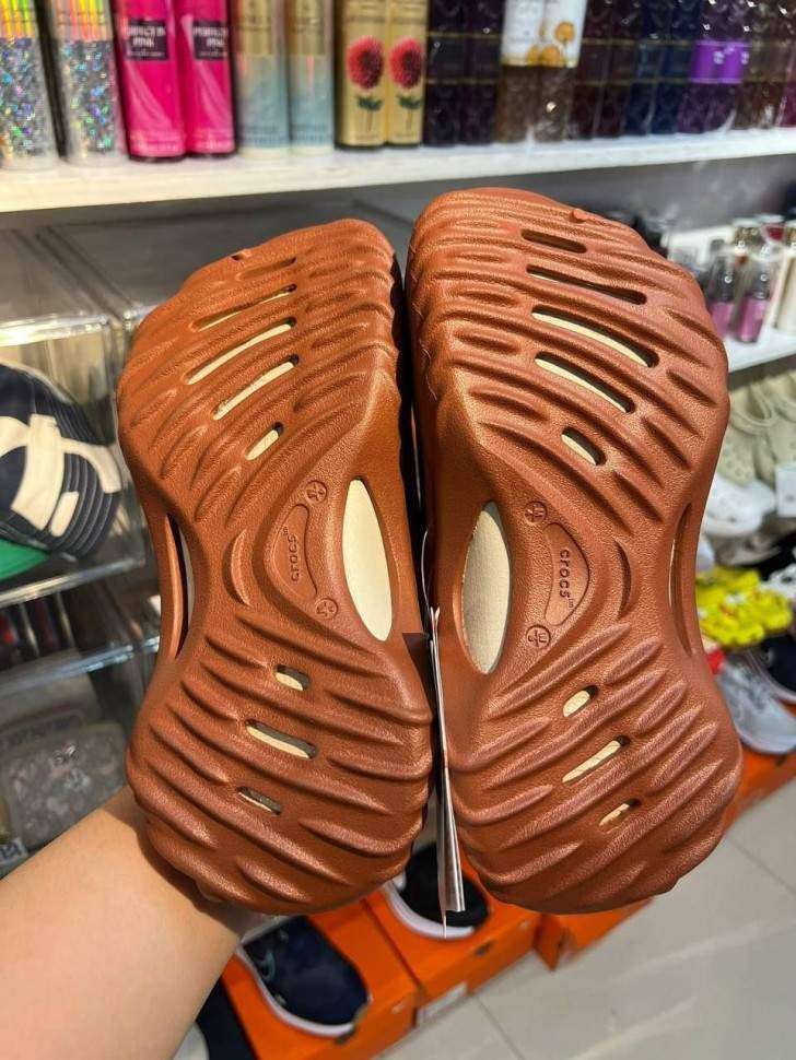 Жіночі Crocs Echo Clog Wave Rust — фото 10